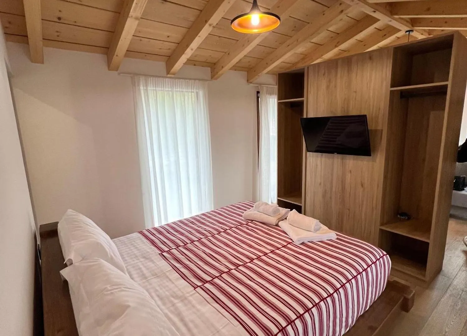 Guest House Si N'Shpi Tande - Mrizi I Zanave Fishte