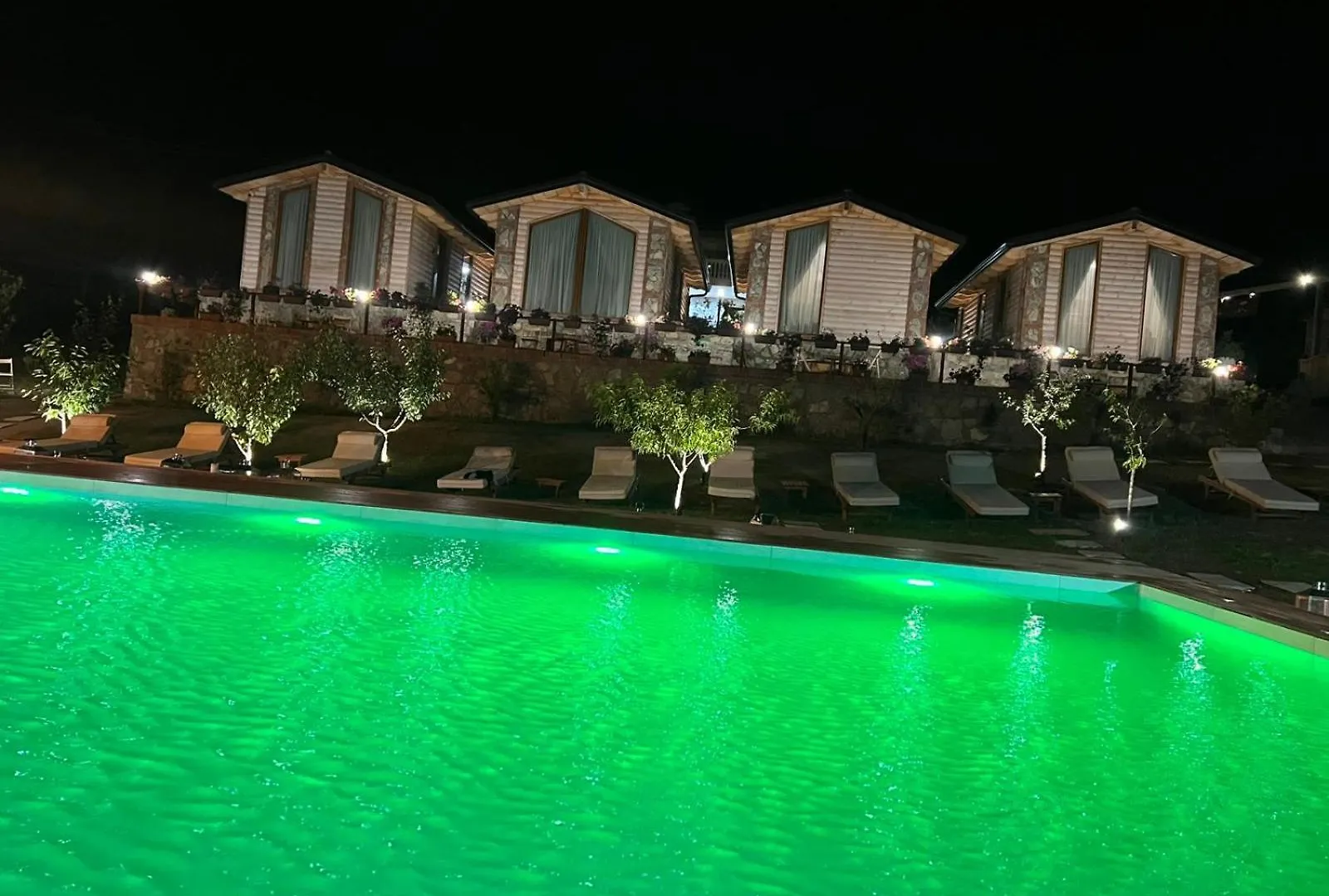 Ferienhaus Guest House Si N'Shpi Tande - Mrizi I Zanave Fishte Albanien