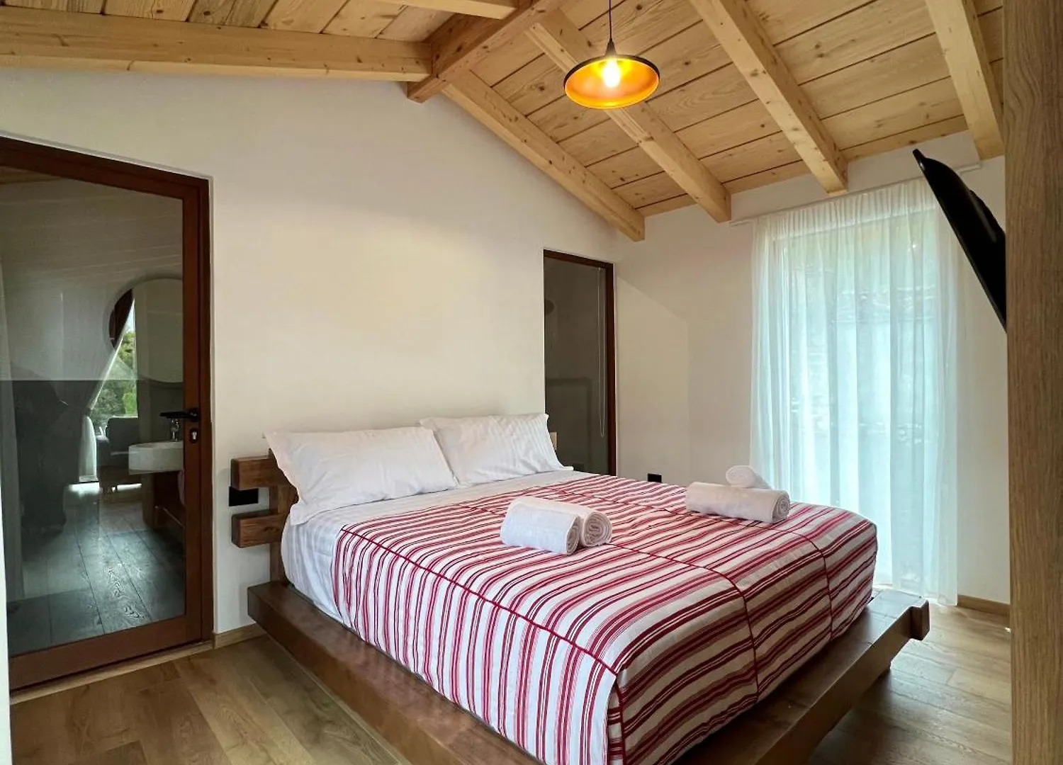 Guest House Si N'Shpi Tande - Mrizi I Zanave Fishte