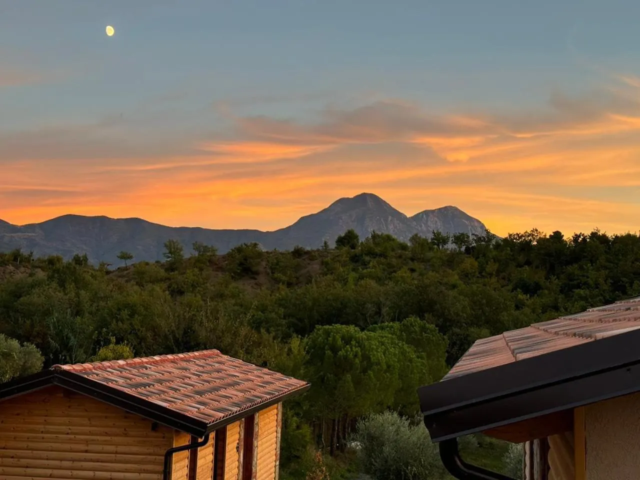 Guest House Si N'Shpi Tande - Mrizi I Zanave Fishte Albania